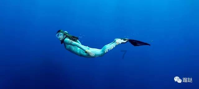 海军蓝