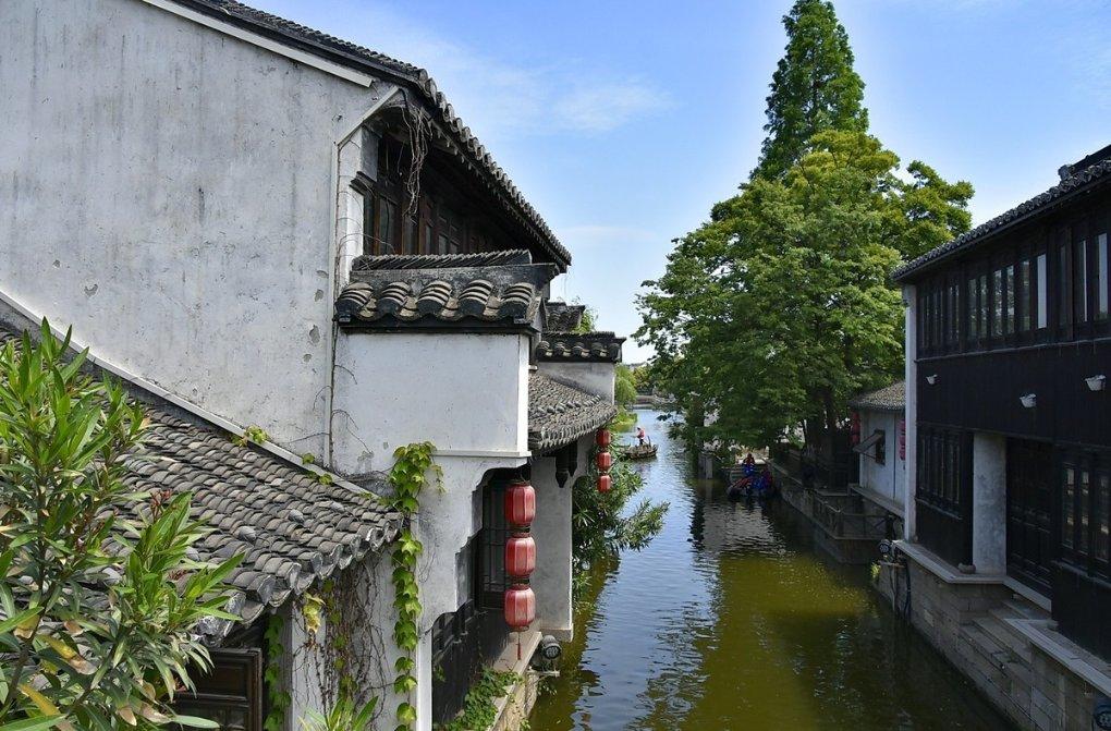 对摄影小白，第一台相机是买单反好还是数码相机好？游戏画面