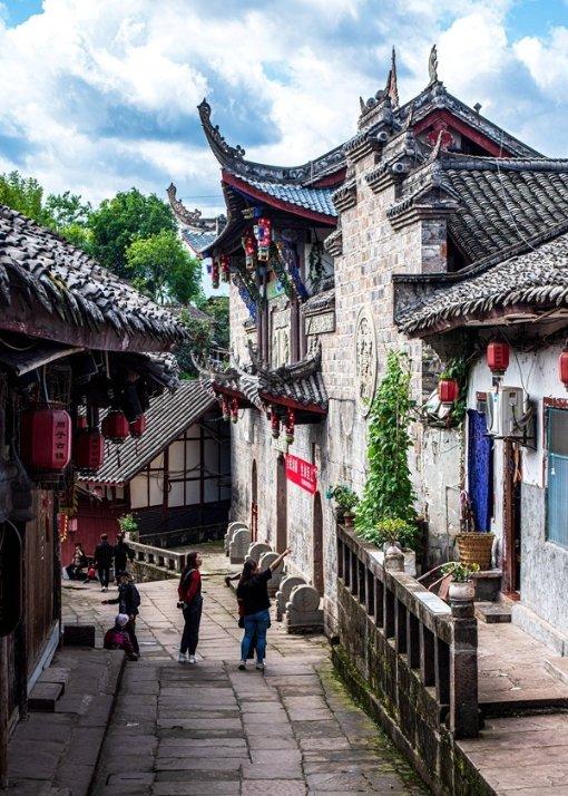 百亚股份接受九泰基金管理有限公司等机构调研